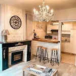 Les De Marie Apartman *